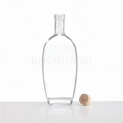 Стаклено шише за пијалок од 750 ml со затворач