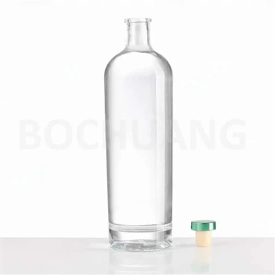 Стаклено шише виски од 750 ml